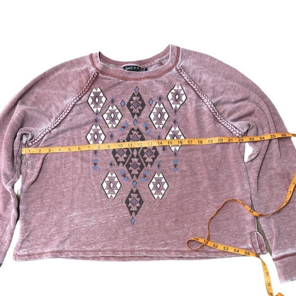 Joei & I Women’s Pink Sweater With Cute design 
Size: Large - Picture 4 of 6